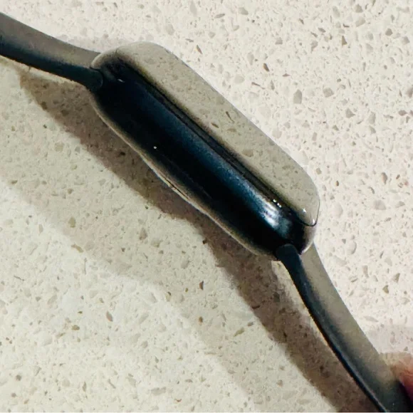 Apple Watch Series 8 Midnight 45MM - Picture 6 of 8